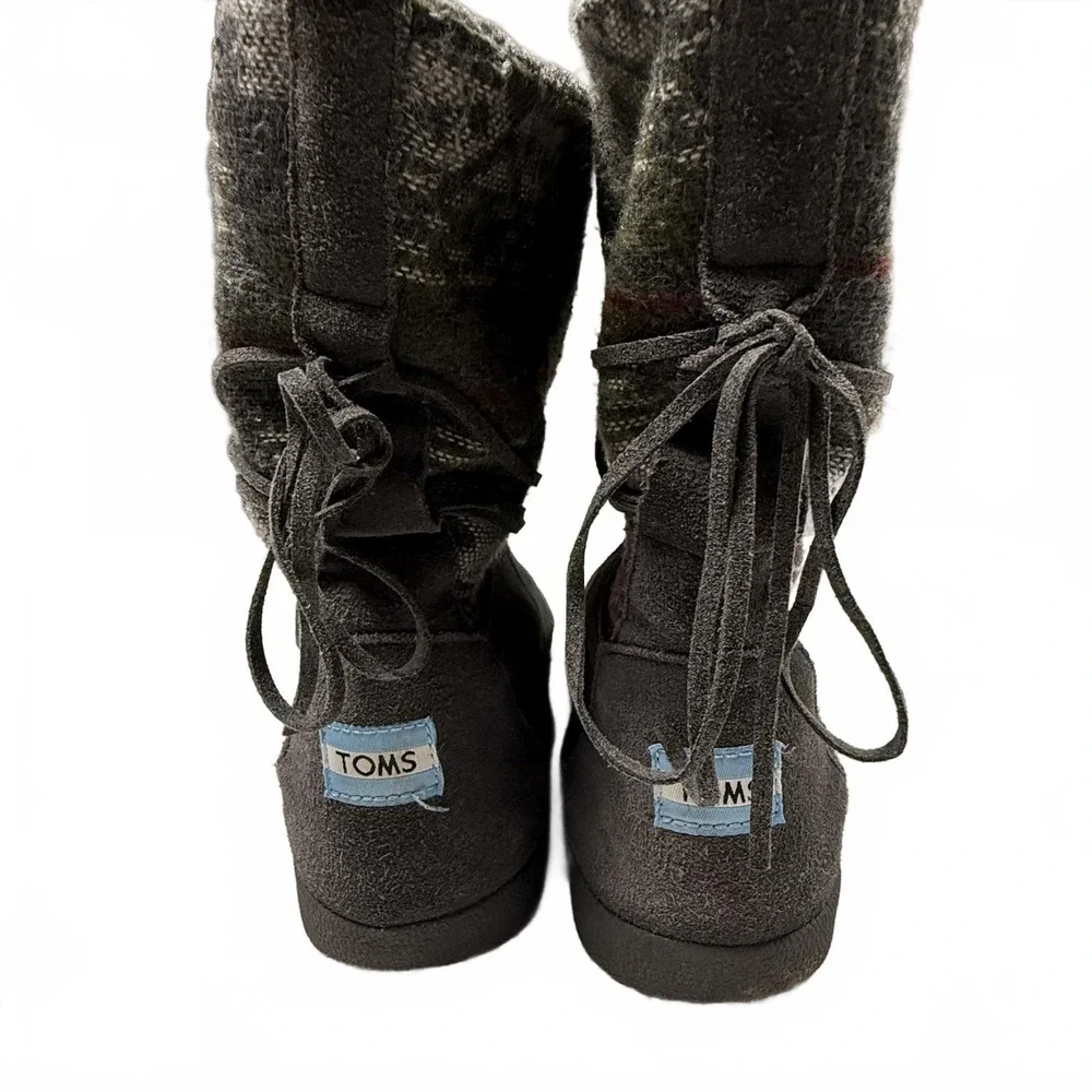 Women's Tom's Suede Moccasin Style Ankle Boots with‎ Knit Upper size 9.5